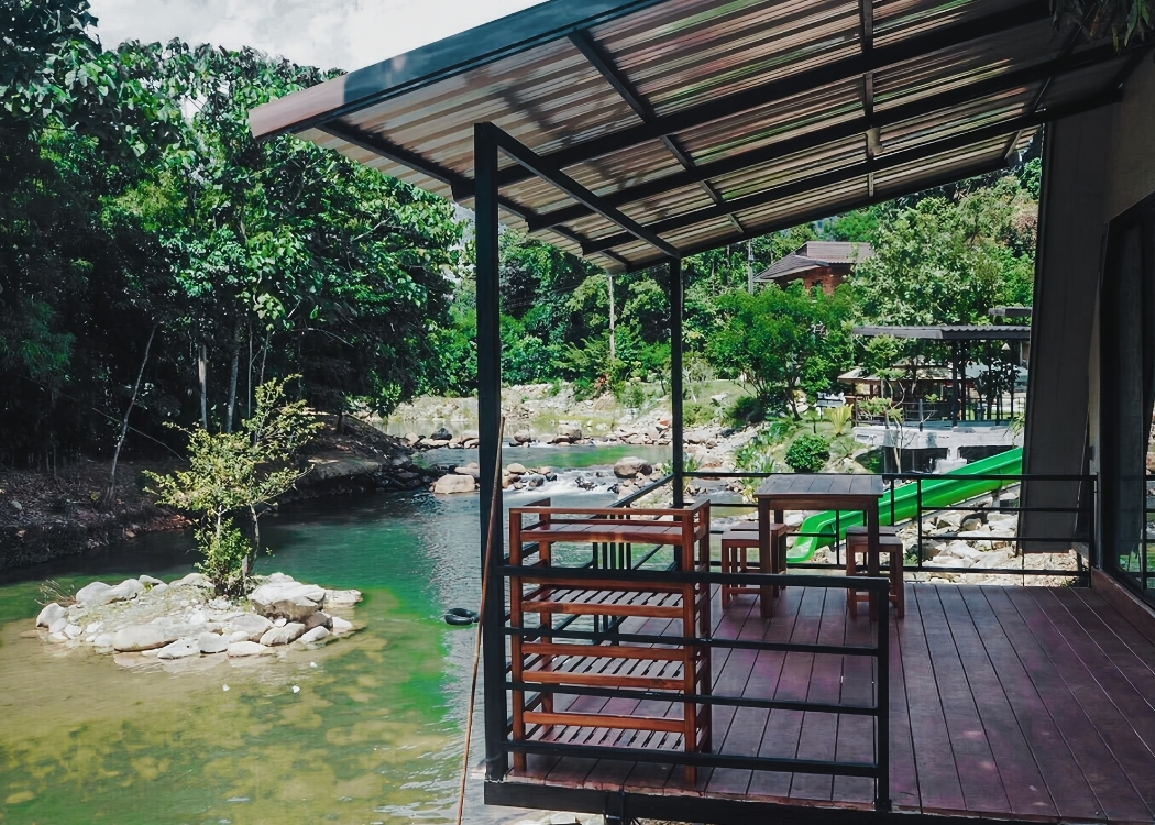 โรงแรม บ้านสวนจันท์ - ทุ่งเพล